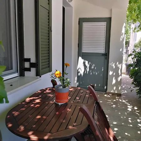 Appartement Nostalgia A In 50 Metres From The Sea