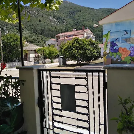 Appartement Nostalgia A In 50 Metres From The Sea *
