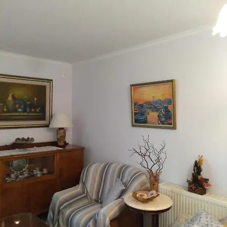 Appartement Nostalgia A In 50 Metres From The Sea