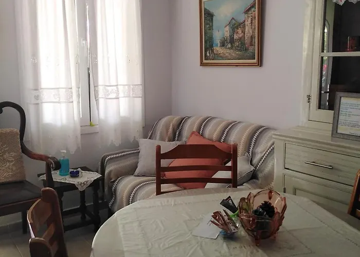 Apartamento Nostalgia A In 50 Metres From The Sea *
